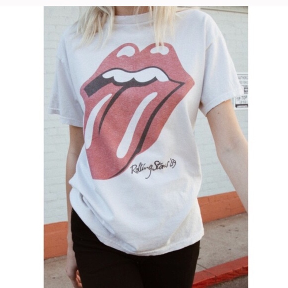 Brandy Melville graphic tee